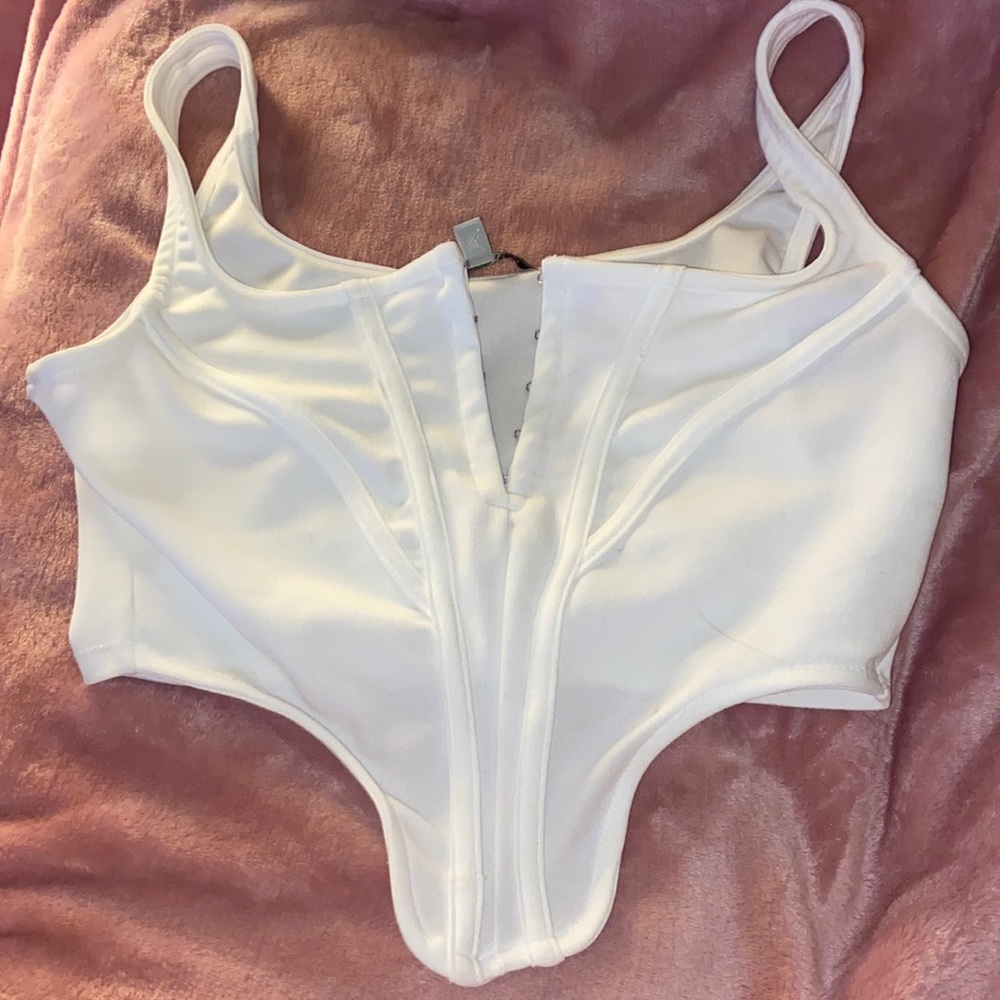 WHITE TOP